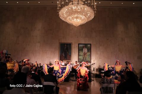 ¡Qué Viva Managua!: Música, Alegría, Danzas y Colorido