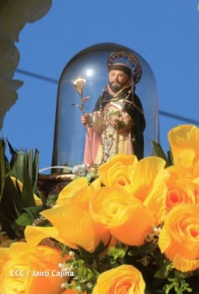 Peregrinaje de Santo Domingo de Guzmán rumbo a Las Sierritas