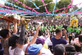 Peregrinaje de Santo Domingo de Guzmán rumbo a Las Sierritas