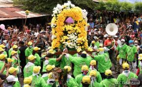 Peregrinaje de Santo Domingo de Guzmán rumbo a Las Sierritas