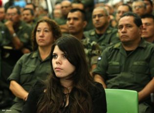 Presidente Daniel recibe Memoria Anual 2013 del Ejército de Nicaragua