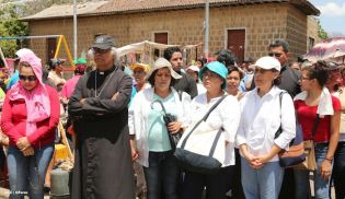 Cardenal Brenes participa en Viacrucis en Carazo