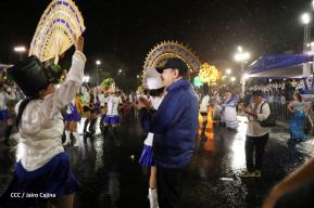 Desfile Patrio 2022 desde la Avenida de Bolívar a Chávez