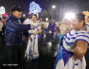 Desfile Patrio 2022 desde la Avenida de Bolívar a Chávez