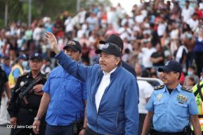 Desfile Patrio 2022 desde la Avenida de Bolívar a Chávez