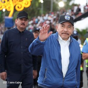 Desfile Patrio 2022 desde la Avenida de Bolívar a Chávez