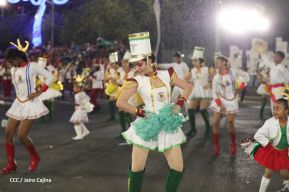 Desfile Patrio 2022 desde la Avenida de Bolívar a Chávez