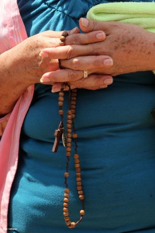 Cardenal Brenes participa en Viacrucis en Carazo