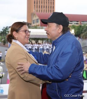 Desfile Patrio 2022 desde la Avenida de Bolívar a Chávez
