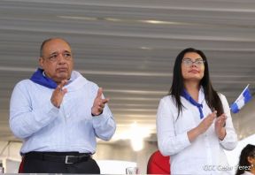 Desfile Patrio 2022 desde la Avenida de Bolívar a Chávez