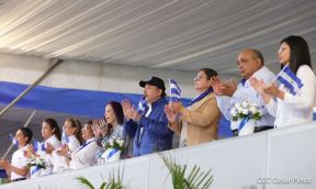 Desfile Patrio 2022 desde la Avenida de Bolívar a Chávez