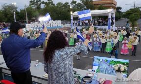 Desfile Patrio 2022 desde la Avenida de Bolívar a Chávez