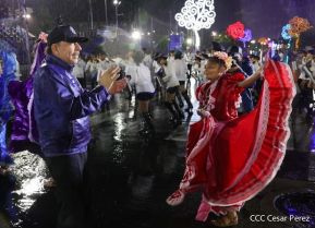 Desfile Patrio 2022 desde la Avenida de Bolívar a Chávez