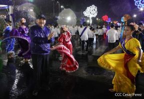 Desfile Patrio 2022 desde la Avenida de Bolívar a Chávez
