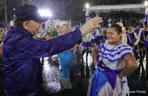 Desfile Patrio 2022 desde la Avenida de Bolívar a Chávez