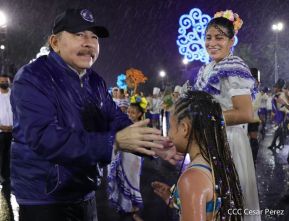 Desfile Patrio 2022 desde la Avenida de Bolívar a Chávez