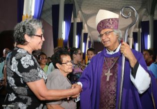 Cardenal Brenes participa en Viacrucis en Carazo