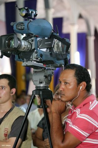 Cardenal Brenes participa en Viacrucis en Carazo