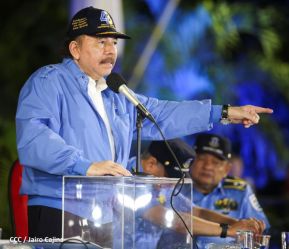 Presidente Daniel Ortega y Vicepresidenta Rosario Murillo presidieron acto del 43 Aniversario de la Policía Nacional