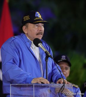 Presidente Daniel Ortega y Vicepresidenta Rosario Murillo presidieron acto del 43 Aniversario de la Policía Nacional