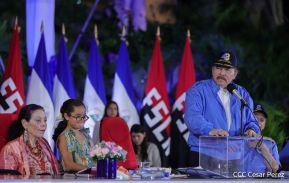Presidente Daniel Ortega y Vicepresidenta Rosario Murillo presidieron acto del 43 Aniversario de la Policía Nacional
