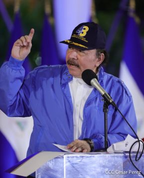 Presidente Daniel Ortega y Vicepresidenta Rosario Murillo presidieron acto del 43 Aniversario de la Policía Nacional