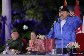 Presidente Daniel Ortega y Vicepresidenta Rosario Murillo presidieron acto del 43 Aniversario de la Policía Nacional