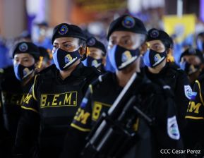 Presidente Daniel Ortega y Vicepresidenta Rosario Murillo presidieron acto del 43 Aniversario de la Policía Nacional