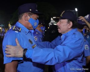 Presidente Daniel Ortega y Vicepresidenta Rosario Murillo presidieron acto del 43 Aniversario de la Policía Nacional