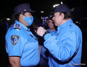 Presidente Daniel Ortega y Vicepresidenta Rosario Murillo presidieron acto del 43 Aniversario de la Policía Nacional