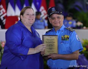 Presidente Daniel Ortega y Vicepresidenta Rosario Murillo presidieron acto del 43 Aniversario de la Policía Nacional