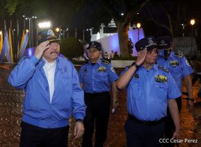 Presidente Daniel Ortega y Vicepresidenta Rosario Murillo presidieron acto del 43 Aniversario de la Policía Nacional