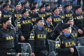 Desfile Policial "En Fuerzas de Victorias" desde la Avenida de Bolívar a Chávez