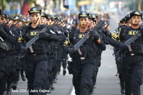 Desfile Policial "En Fuerzas de Victorias" desde la Avenida de Bolívar a Chávez