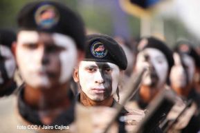 Desfile Policial "En Fuerzas de Victorias" desde la Avenida de Bolívar a Chávez