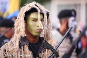 Desfile Policial "En Fuerzas de Victorias" desde la Avenida de Bolívar a Chávez