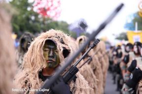 Desfile Policial "En Fuerzas de Victorias" desde la Avenida de Bolívar a Chávez