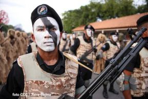 Desfile Policial "En Fuerzas de Victorias" desde la Avenida de Bolívar a Chávez