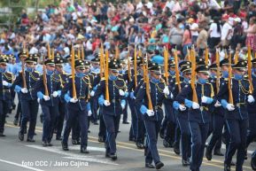 Desfile Policial "En Fuerzas de Victorias" desde la Avenida de Bolívar a Chávez