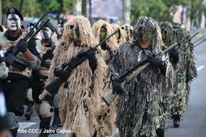 Desfile Policial "En Fuerzas de Victorias" desde la Avenida de Bolívar a Chávez