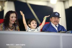 Desfile Policial "En Fuerzas de Victorias" desde la Avenida de Bolívar a Chávez