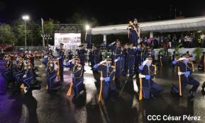 Desfile Policial "En Fuerzas de Victorias" desde la Avenida de Bolívar a Chávez