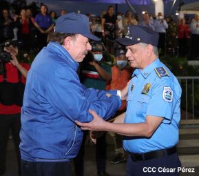 Desfile Policial "En Fuerzas de Victorias" desde la Avenida de Bolívar a Chávez