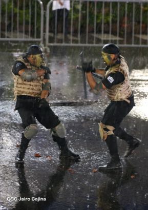 Desfile Policial "En Fuerzas de Victorias" desde la Avenida de Bolívar a Chávez