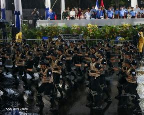 Desfile Policial "En Fuerzas de Victorias" desde la Avenida de Bolívar a Chávez