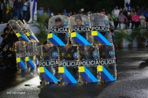 Desfile Policial "En Fuerzas de Victorias" desde la Avenida de Bolívar a Chávez