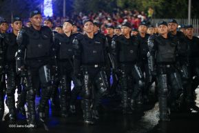 Desfile Policial "En Fuerzas de Victorias" desde la Avenida de Bolívar a Chávez