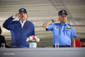 Desfile Policial "En Fuerzas de Victorias" desde la Avenida de Bolívar a Chávez