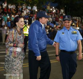 Desfile Policial "En Fuerzas de Victorias" desde la Avenida de Bolívar a Chávez