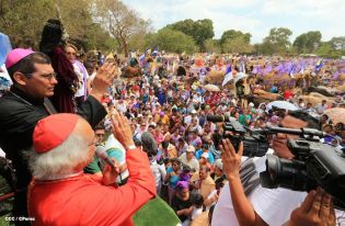 Carretas peregrinas llegan a Popoyuapa en un ambiente de fe y devoción